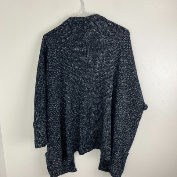 Cupcakes & Cashmere Black & White Loose Open Front Cardigan - Picture 7 of 11